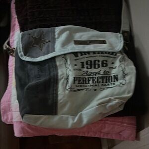 Vintage Style Shoulder Bag - Black and White